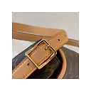 L-bag Model: M44860 Size 18*15*8cm