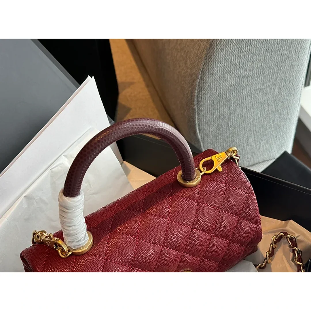 CC coco handle caviar leather size : 23*13cm