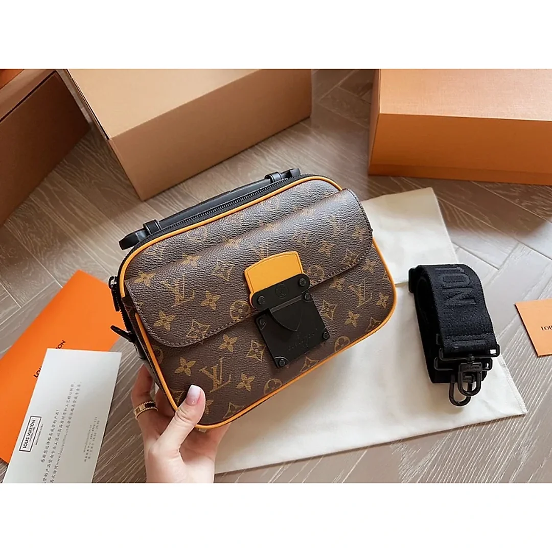L slocksling men bag size 25*17 cm