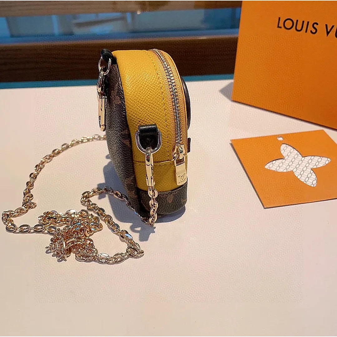 Louis mini wallet size: 12*9 cm