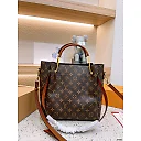 Louis new arrival tote bag size : 26*27 cm