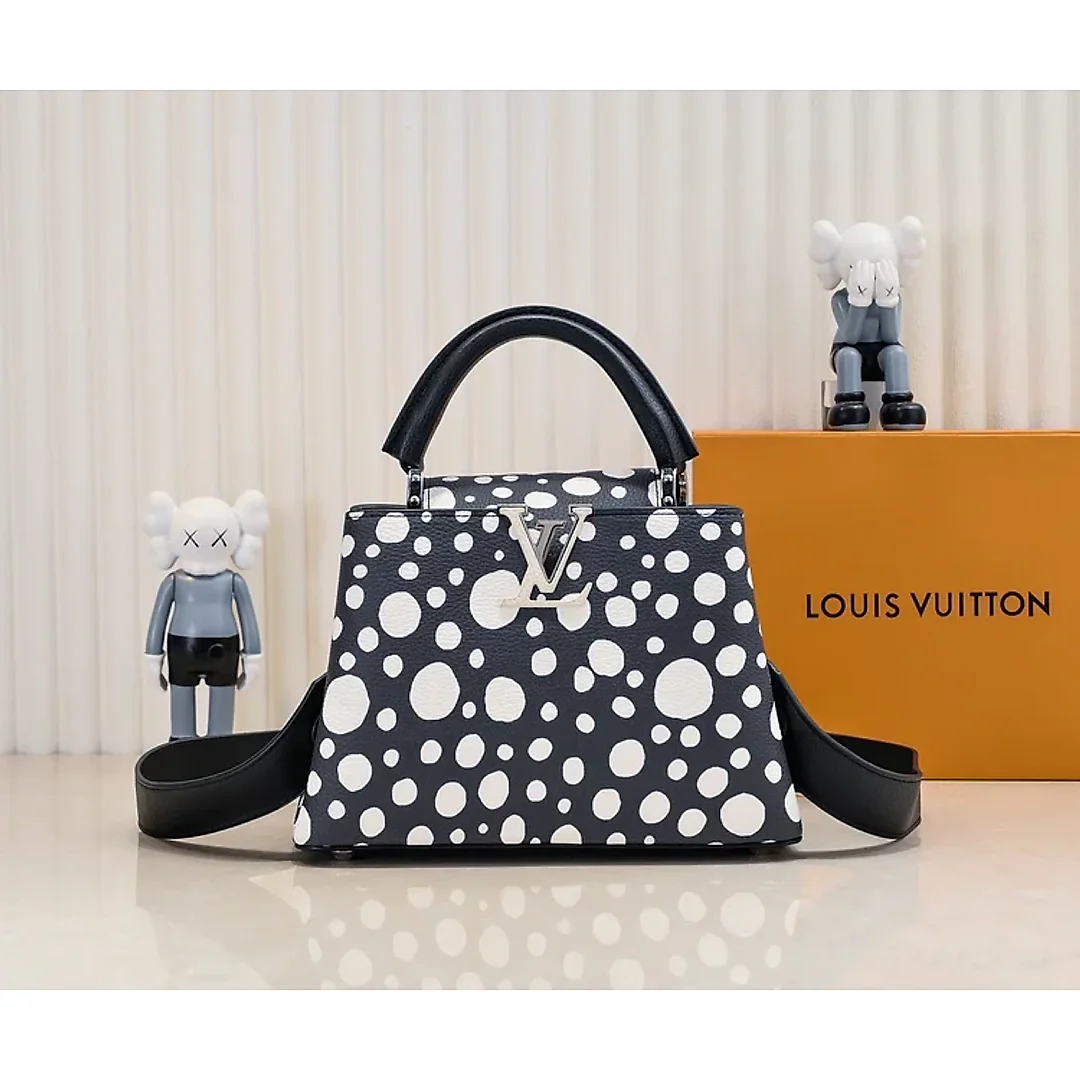 Louis x YK Capucines Taurillon new arrival bag size : 27 x 18 x 9 cm