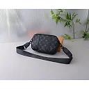 Louis new arrival bag size : 23x14x6 cm