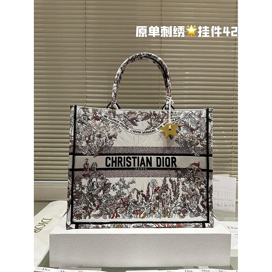 D book tote new arrival bag