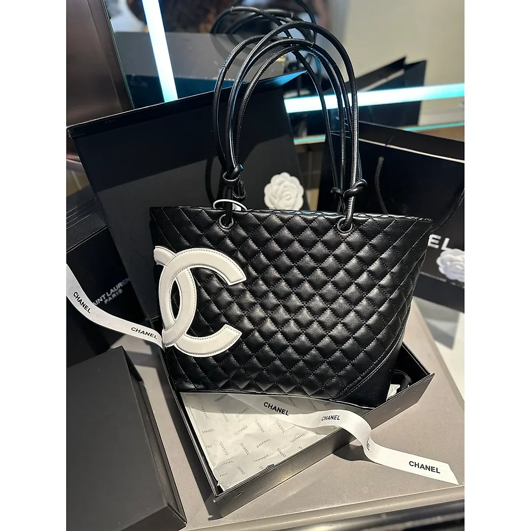 CC grand shopping tote size: 28cm