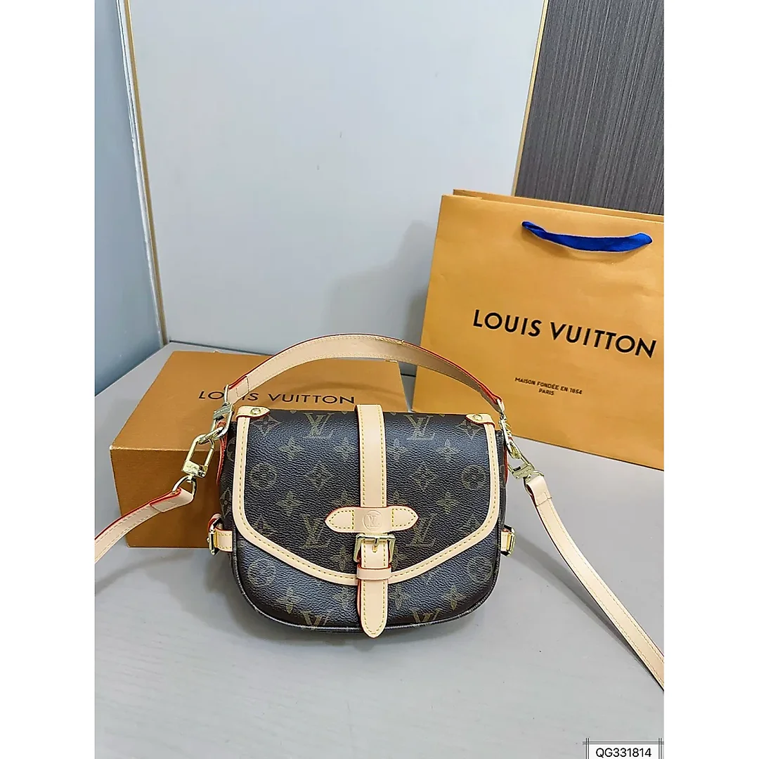 Louis Saumur bb mini bag size: 21 * 17 cm