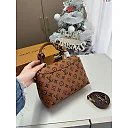 Louis madeleine bb bag size : 24*8*16 cm