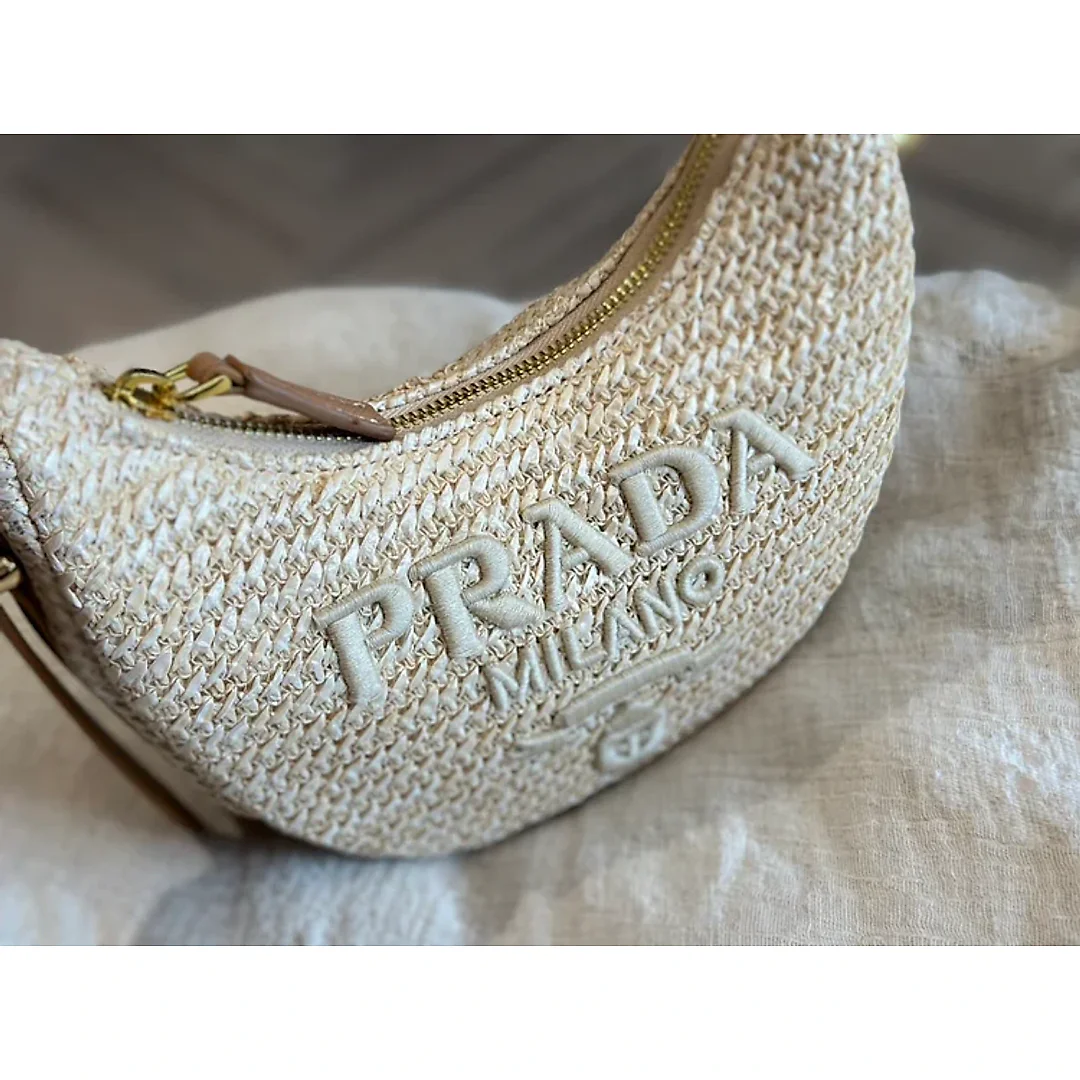 Pra new arrival bag size: 22 * 12cm