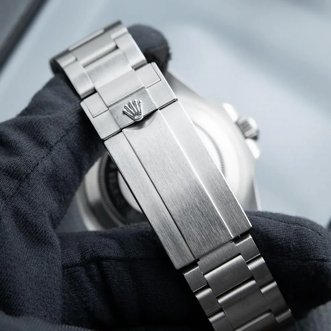 Rolex Sea-Dweller 4000 Ref. 126600 Watch