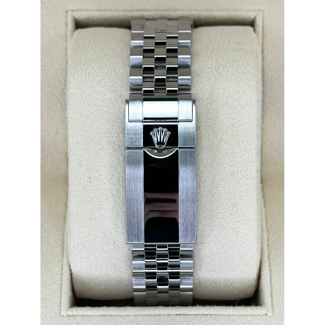 NEW 2024 Rolex GMT-Master II â€œBruce Wayneâ€ 40mm 126710GRNR Black Dial
