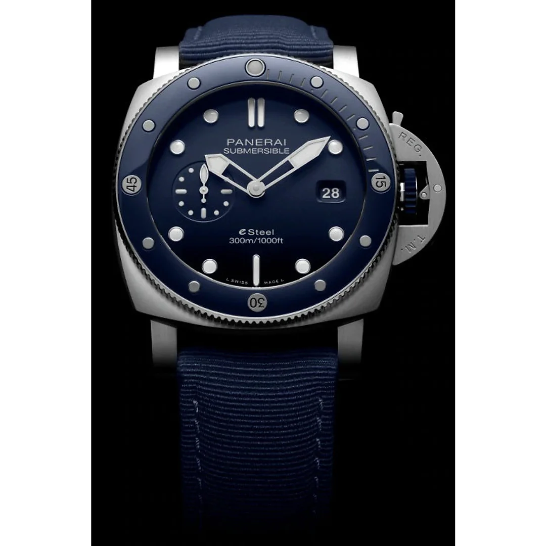 Panerai Submersible QuarantaQuattro ESteelâ„¢ Blu Profondo Ref# PAM01289