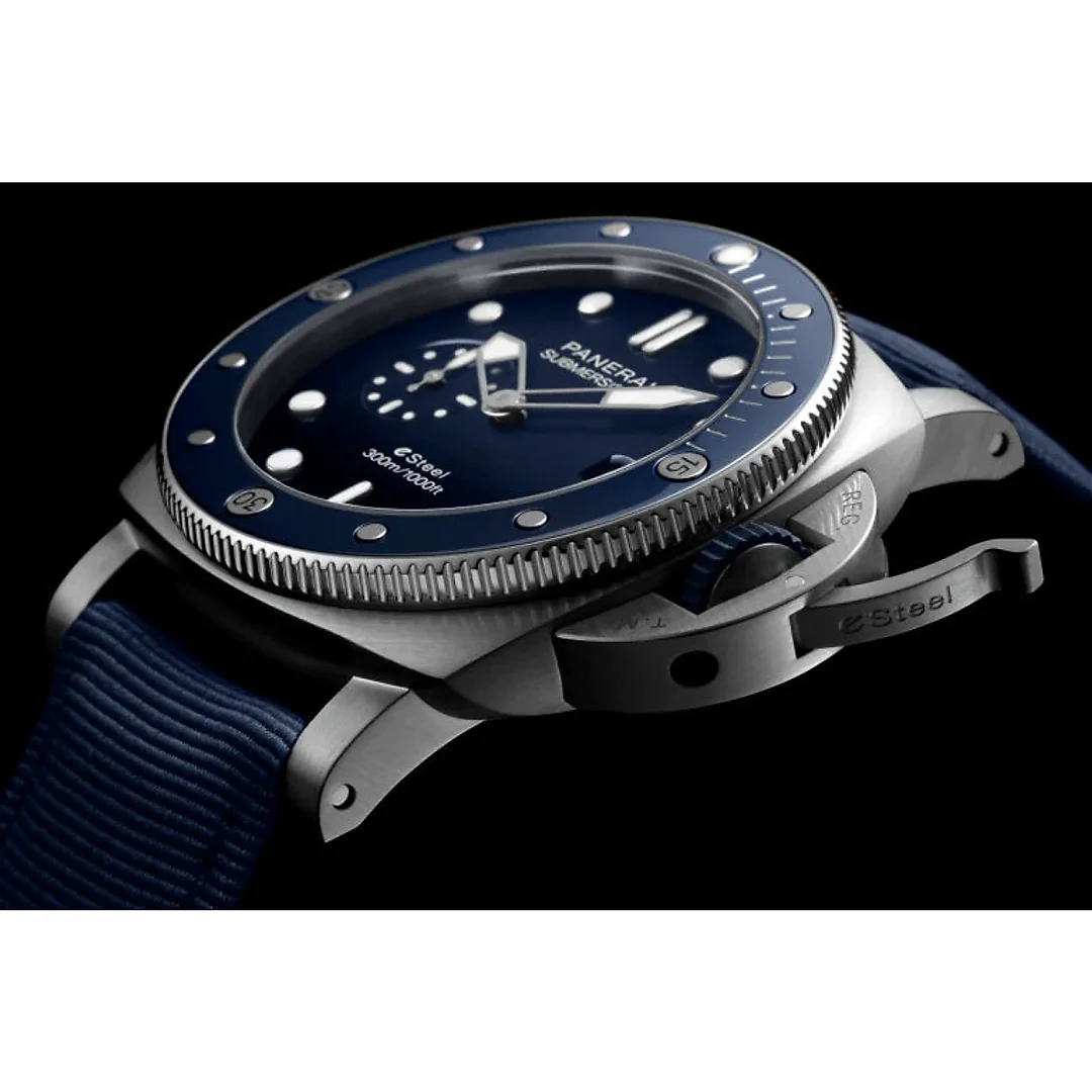 Panerai Submersible QuarantaQuattro ESteelâ„¢ Blu Profondo Ref# PAM01289