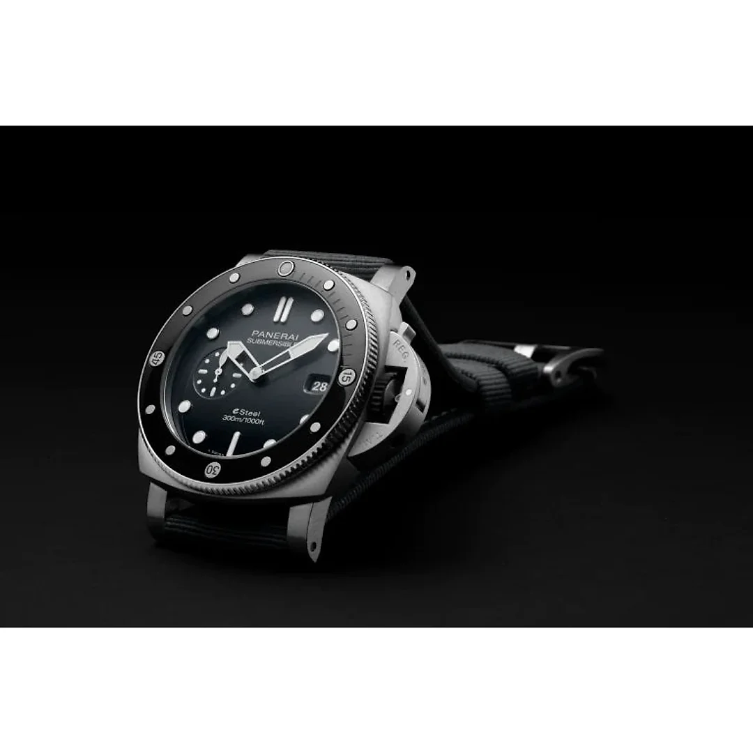 Panerai Submersible QuarantaQuattro ESteelâ„¢ Grigio Roccia Ref# PAM01288