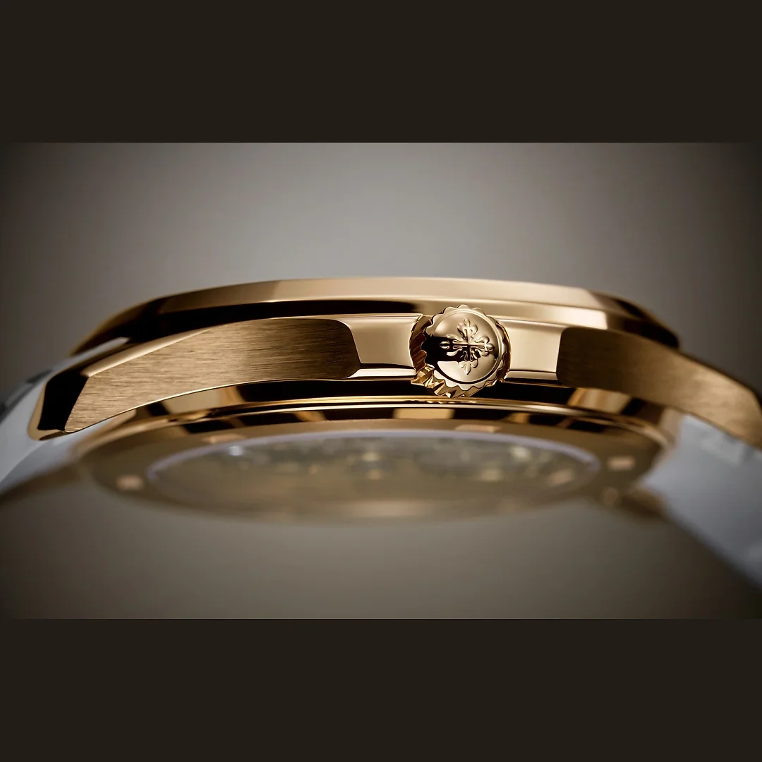 Patek Philippe Aquanaut Luce, 18k Rose Gold, 38,8mm, Ref# 5268/200R-001
