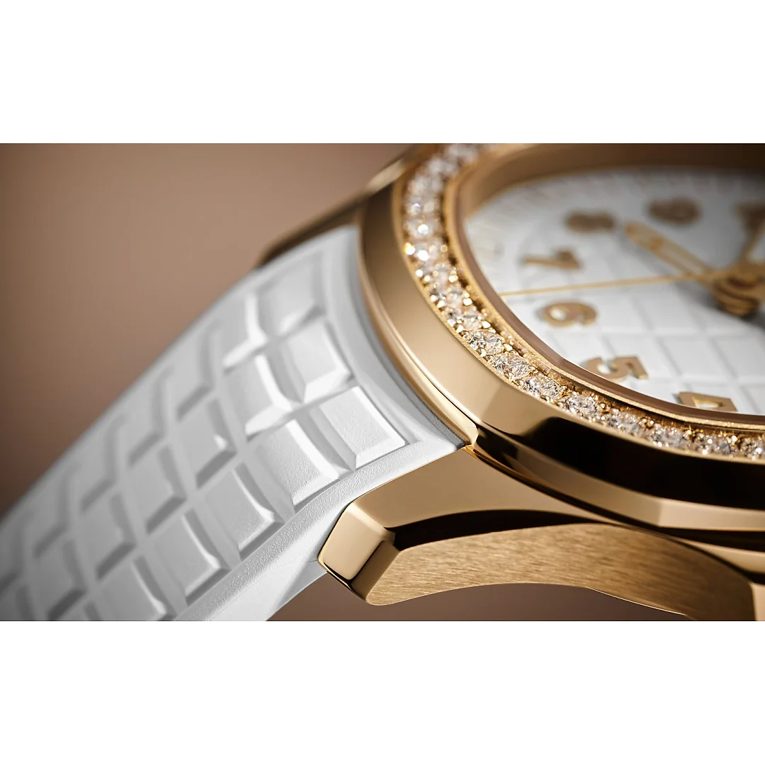Patek Philippe Aquanaut Luce Travel Time, 18k Rose Gold, 38,8mm, Ref# 5269/200R-001