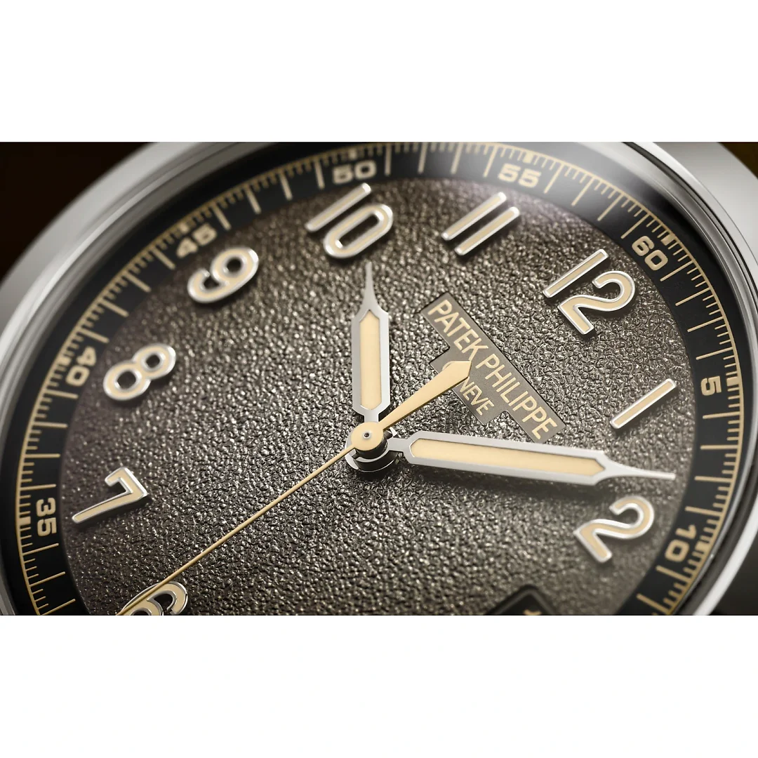 Patek Philippe Calatrava, 18k White Gold, 40mm, Ref# 5226G-001
