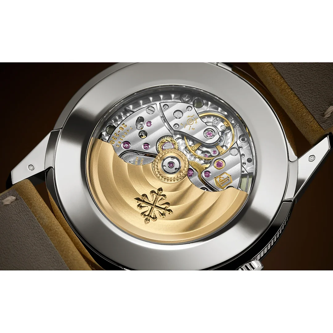 Patek Philippe Calatrava, 18k White Gold, 40mm, Ref# 5226G-001
