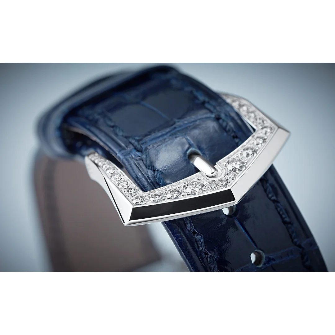 Patek Philippe Calatrava Diamond Ribbon Joaillerie Ladies, 18kt White Gold set with 770 Diamonds: ~4,4ct, 36,5mm, Ref# 4978/400G-001