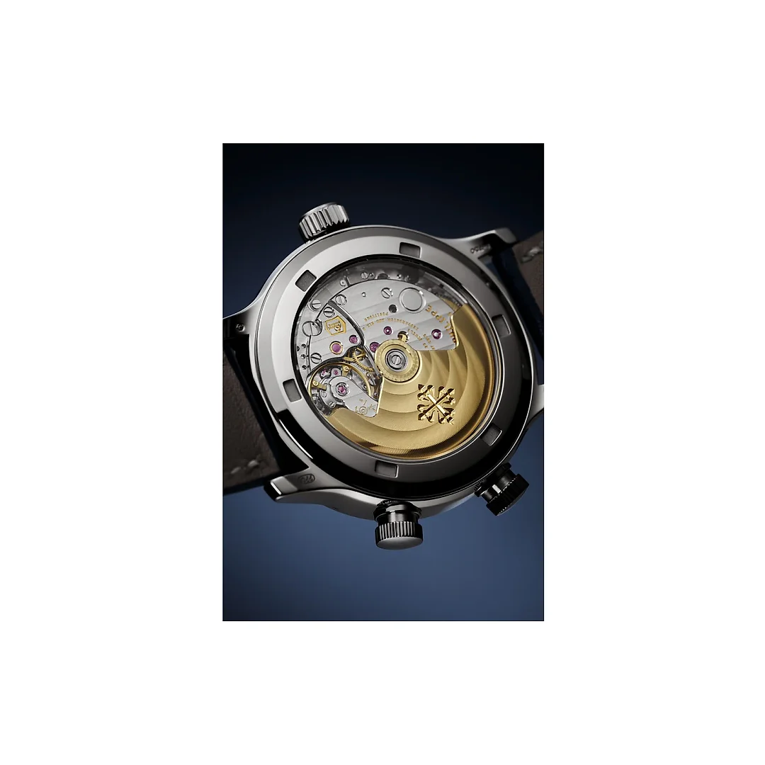 Patek Philippe Complication, 18k White Gold, Calatrava Pilot Travel Time 37,5mm, Ref# 7234G-001