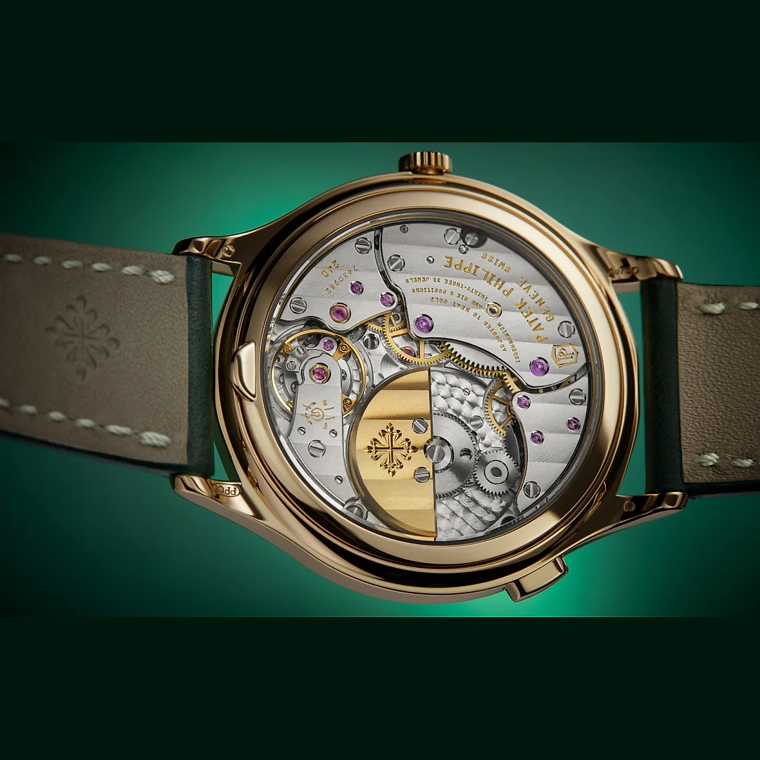 Patek Philippe Women’s Complication World-Time, 18k Rose Gold set with 89 diamonds (~1.03 ct.), 36mm, Ref# 7130R-014