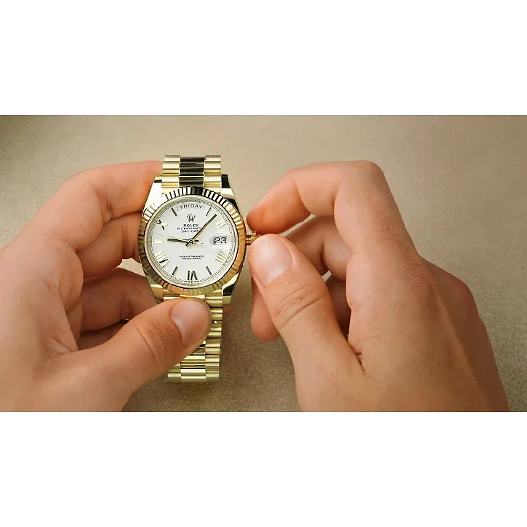 Rolex Day-Date 40 Presidential White dial, Fluted Bezel, President bracelet, Yellow gold Watch