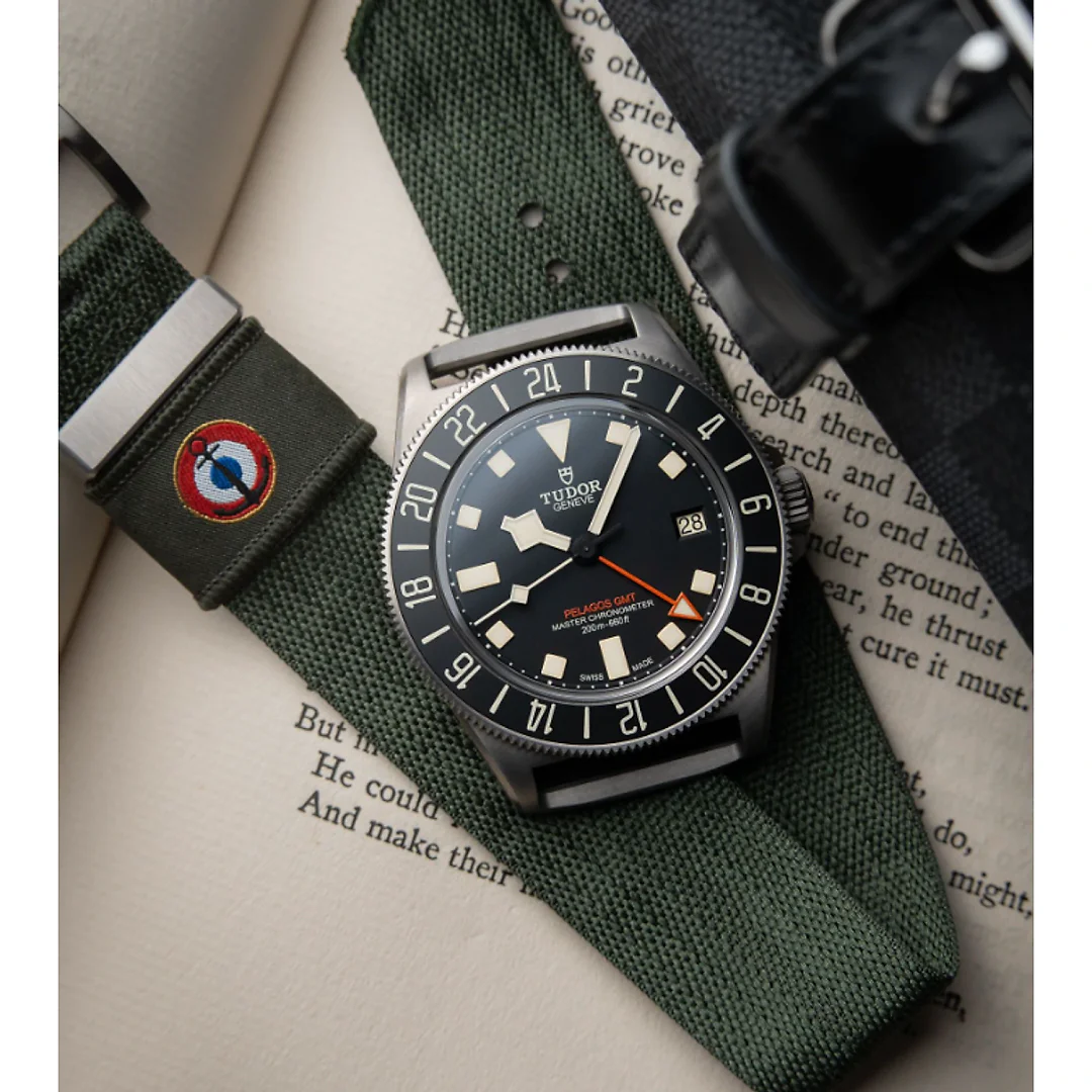 Luxury Tudor Pelagos Black Green 42mm – Gift for Him