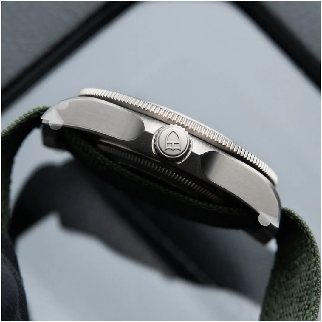 Luxury Tudor Pelagos Black Green 42mm – Gift for Him